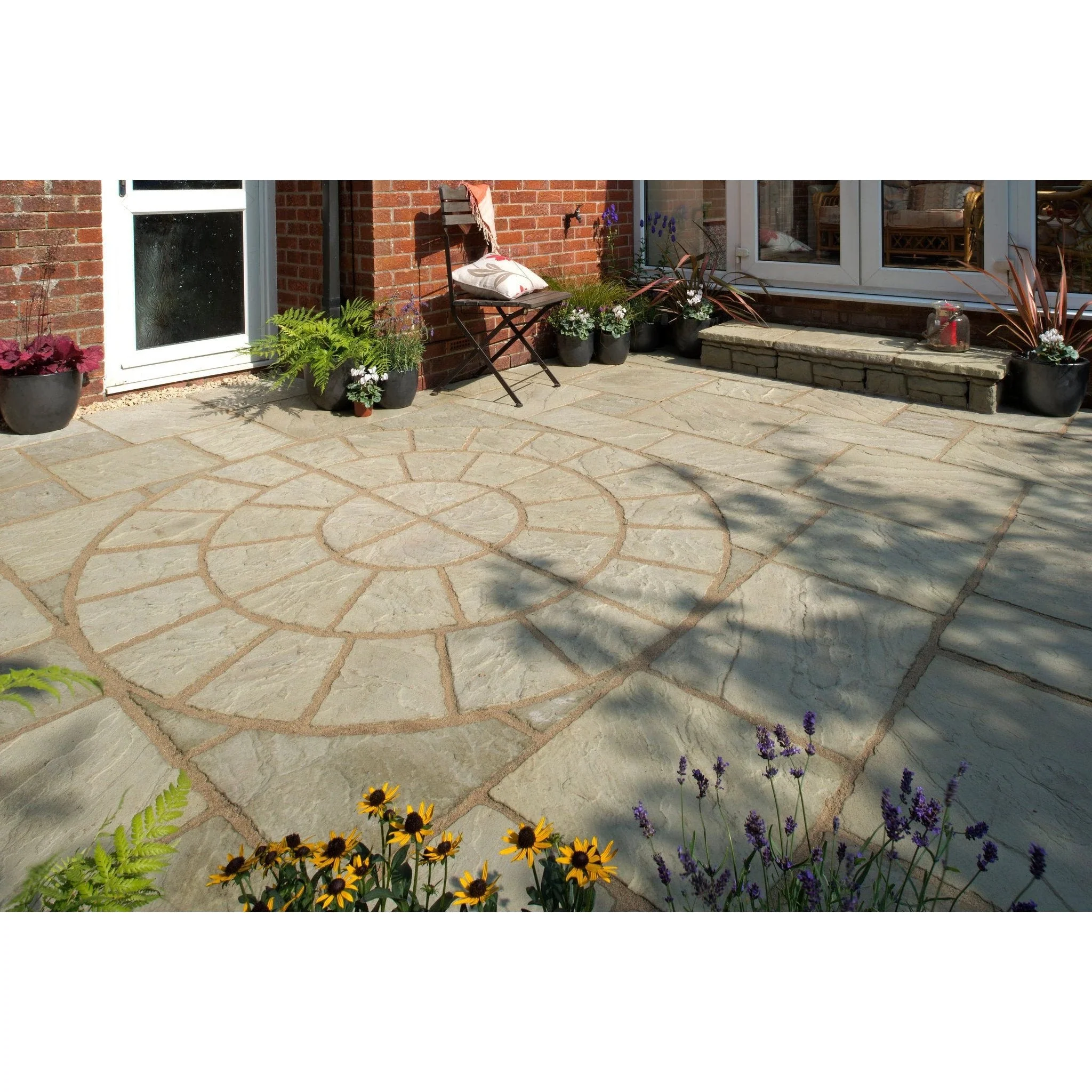 Cathedral Circle Concrete Paving Kit Weathered York 3.48m Diameter - Image 3