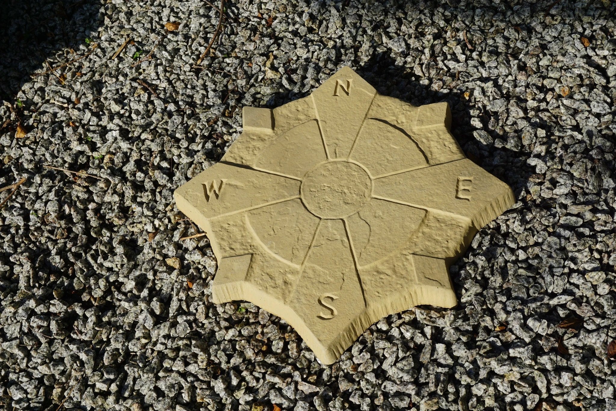 Compass Concrete Stepping Stone 440mm - Bath Buff - Pack of 25 - Image 3