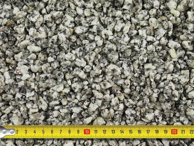 Cornish Silver Granite Gravel 14mm - 25/50 20kg Bags - Image 3
