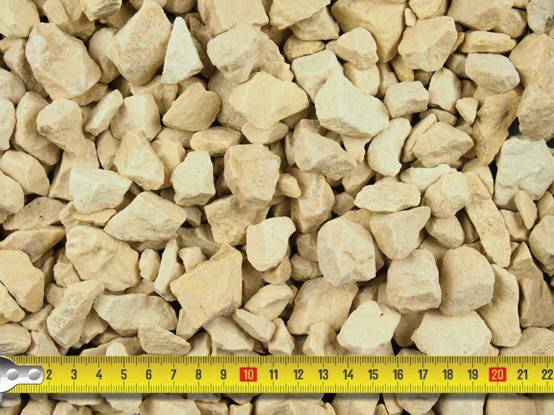 Cream Limestone Chippings 20mm - 800kg Bulk Bag - Image 3