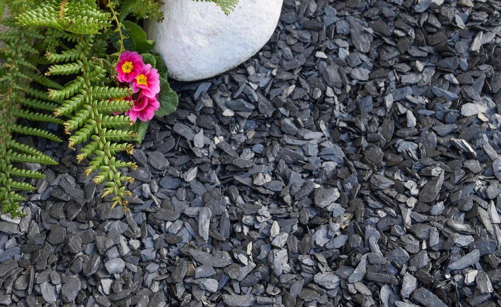 Dark Slate Chippings 20mm - 25/50 20kg Bags