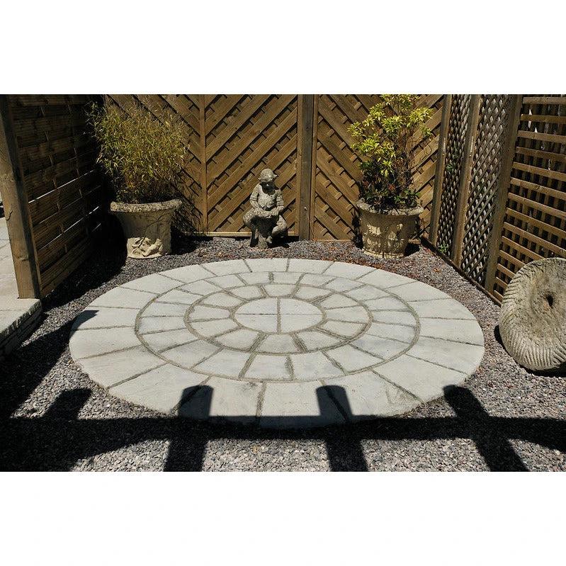 Patio Circle Kit Cathedral Concrete Paving 2.56m Diameter Weathered York - Image 3