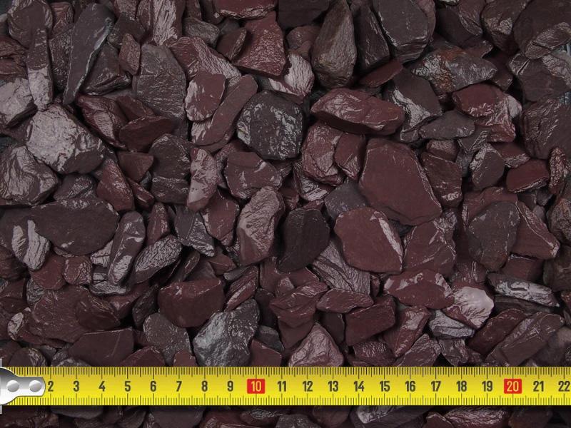 Plum Welsh Slate Chippings 20mm 25/50kg 20kg Bags - Image 3